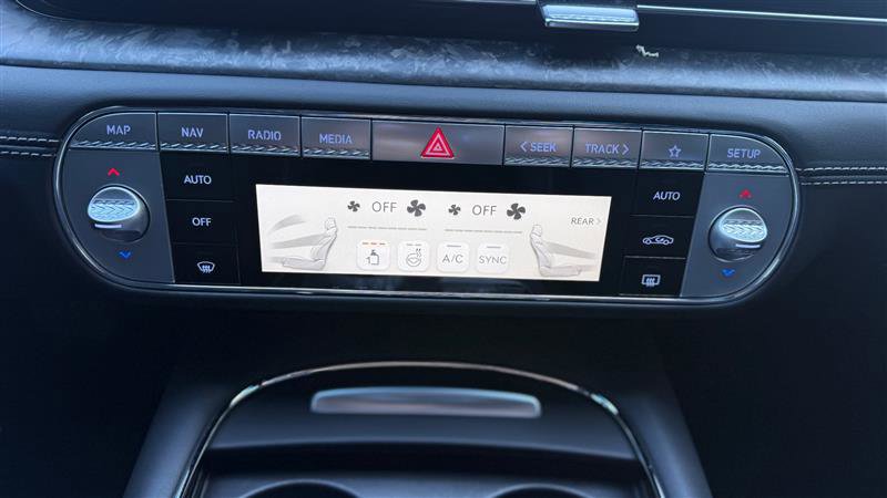 Used 2024 Genesis G90 3.5T image 37