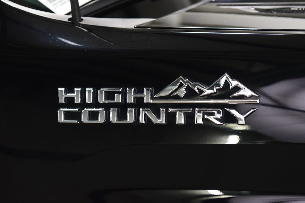 Used 2024 Chevrolet Silverado 2500 High Country w/ Technology Package AWD/4WD image 18