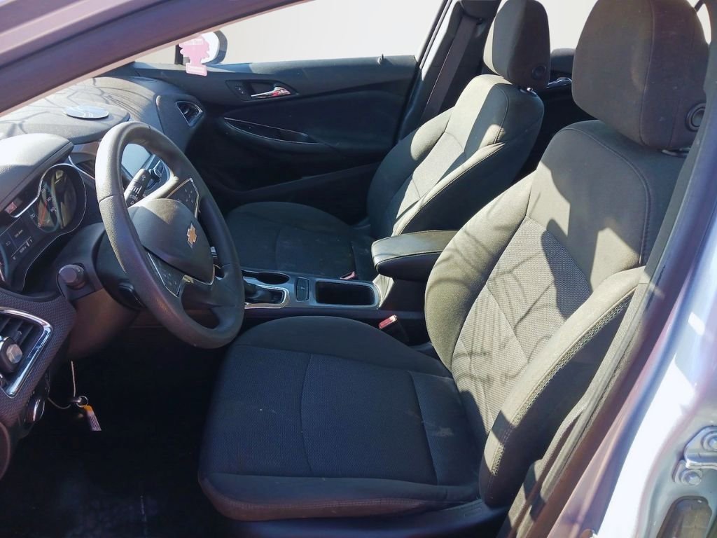 Used 2017 Chevrolet Cruze LT w/ Convenience Package image 6
