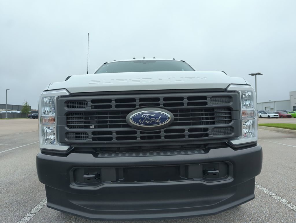 Used 2023 Ford F350 XL image 3