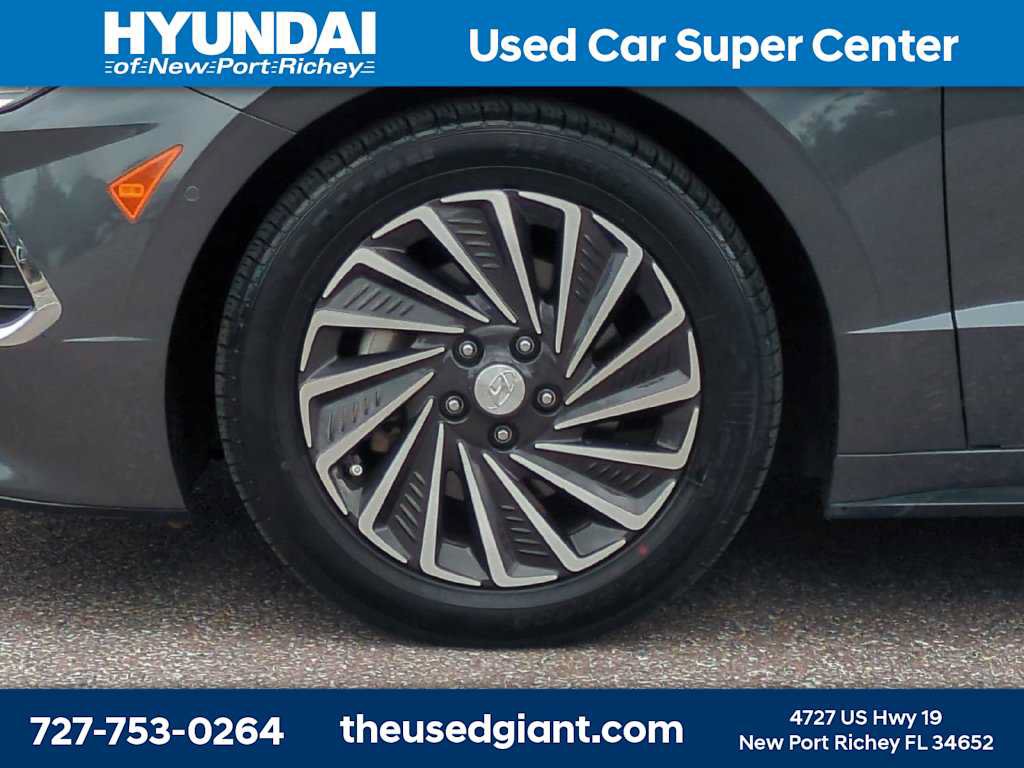 Used 2023 Hyundai Sonata Limited w/ Cargo Package FWD image 11