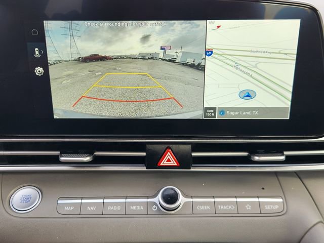 Used 2025 Hyundai Elantra SEL image 17