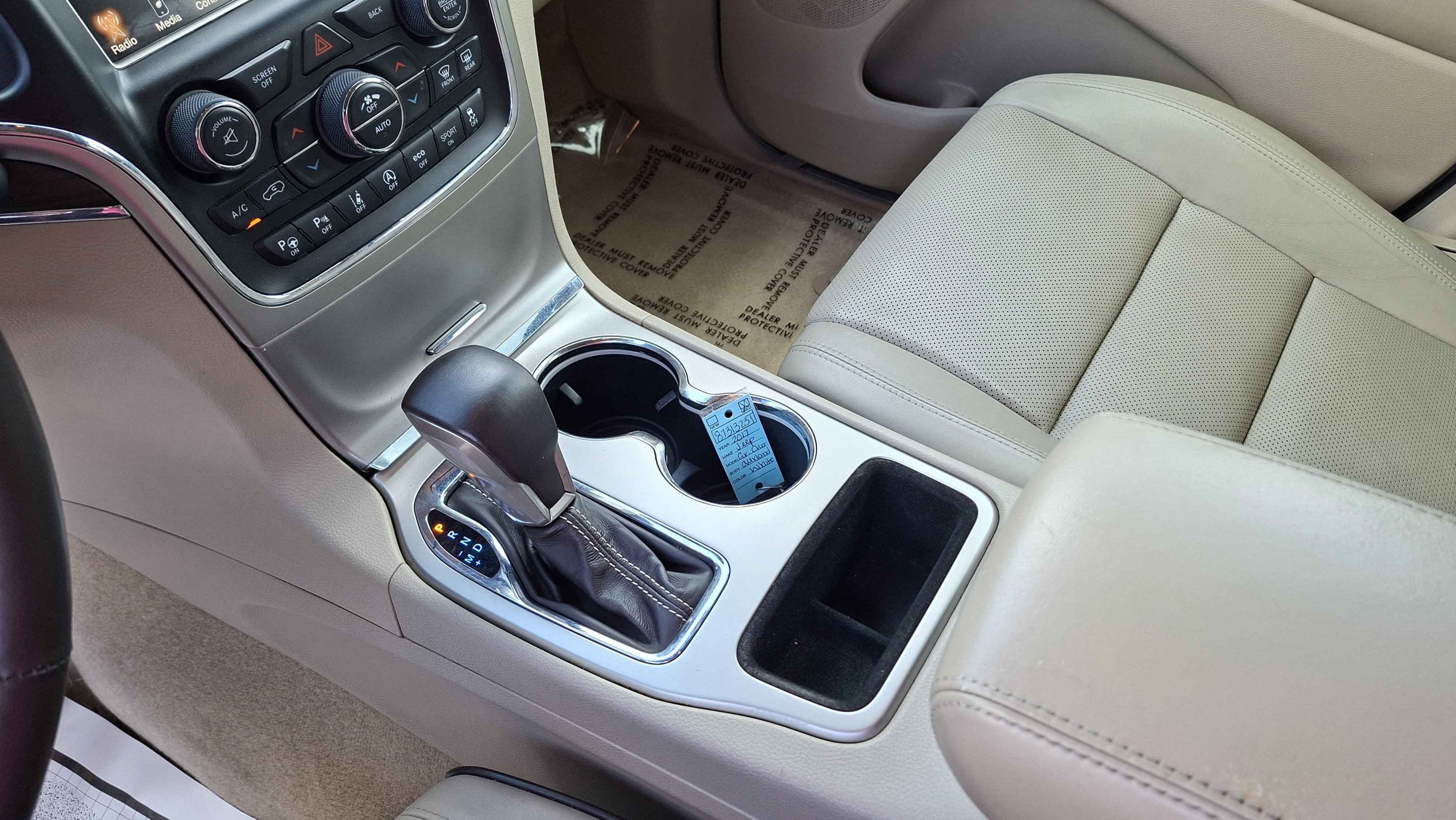 Used 2017 Jeep Grand Cherokee Overland w/ Jeep Active Safety Group image 16