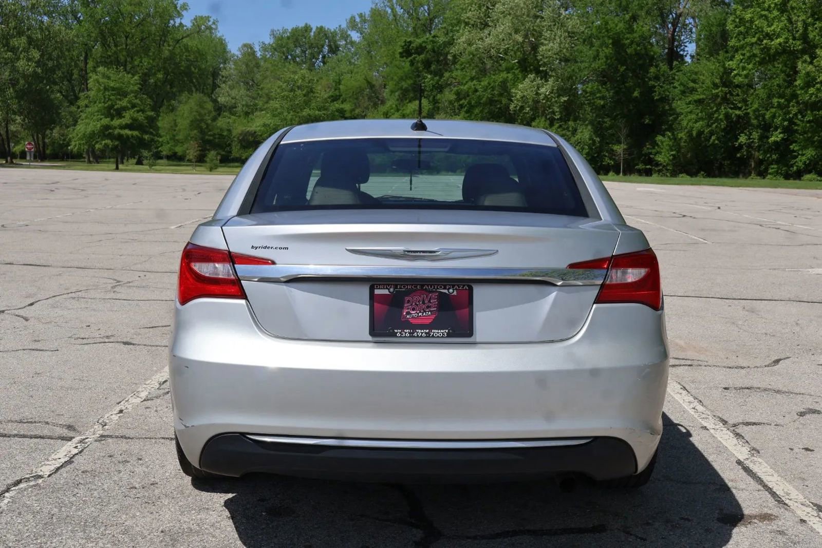 Used 2012 Chrysler 200 Touring FWD image 6