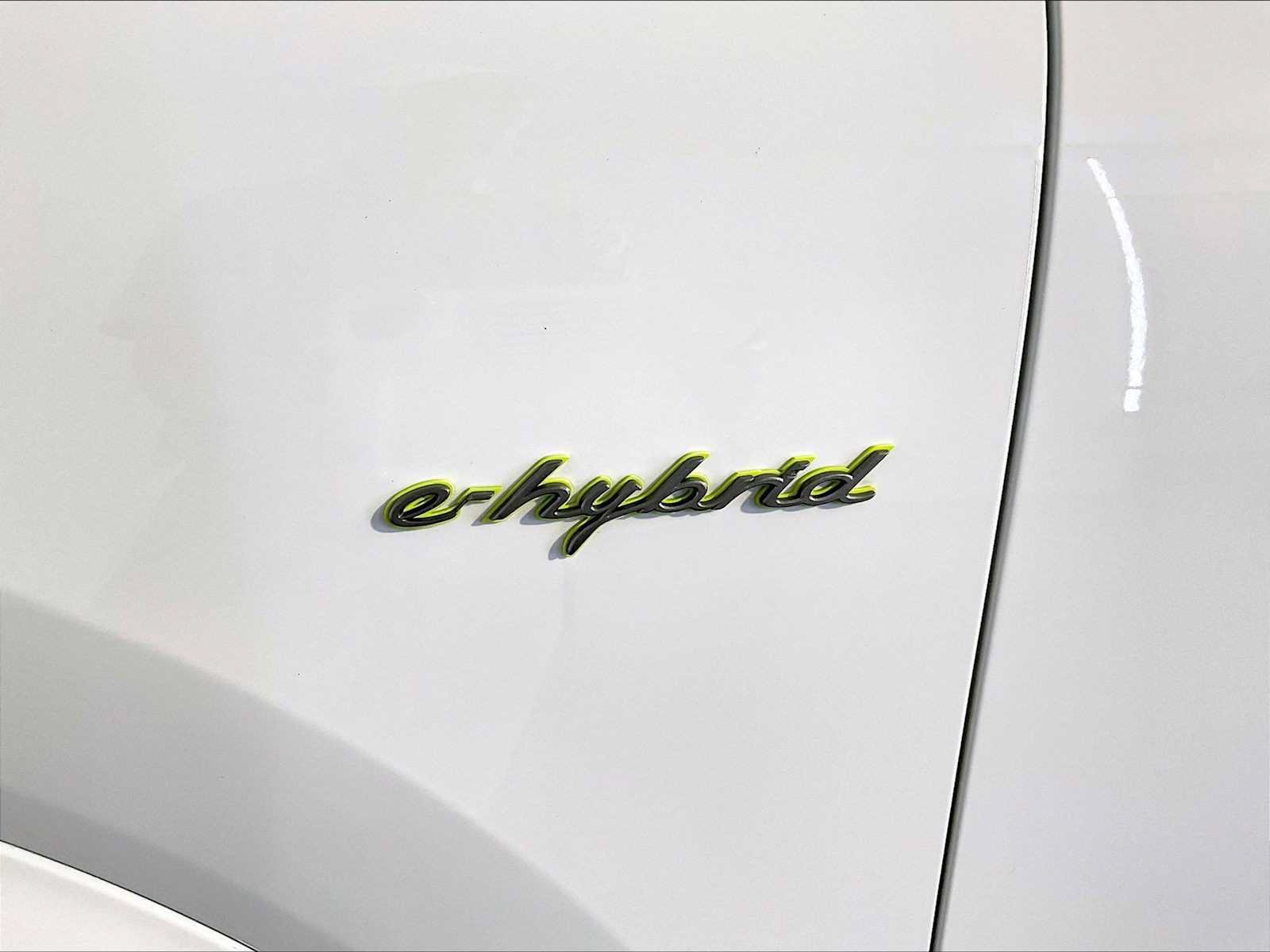 Certified 2023 Porsche Cayenne Platinum Edition AWD/4WD image 19