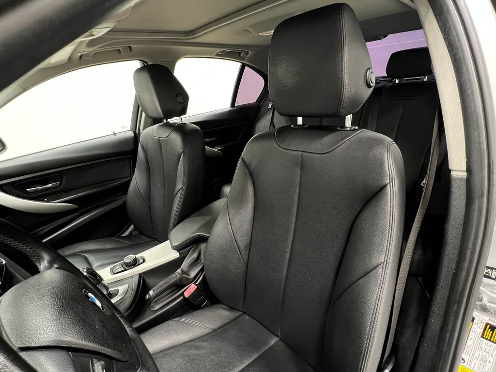 Used 2013 BMW 328i xDrive Sedan AWD/4WD image 13