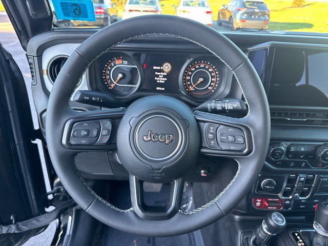 Used 2025 Jeep Wrangler Unlimited Sport AWD/4WD image 23