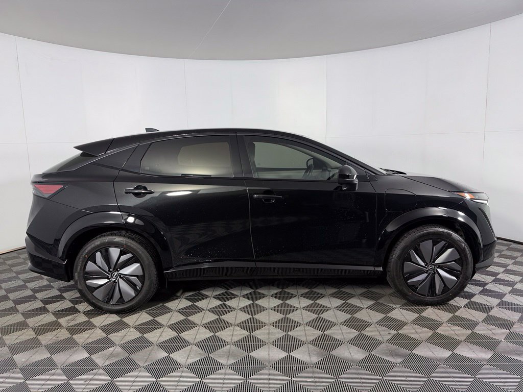 Used 2024 Nissan Ariya AWD image 5