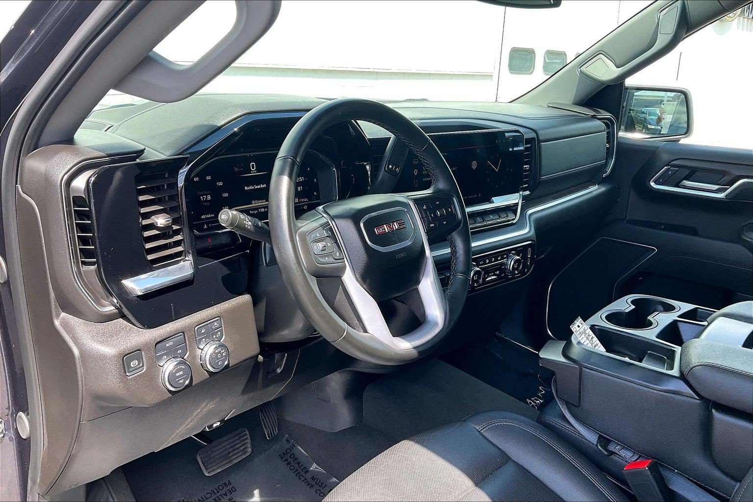 Used 2025 GMC Sierra 1500 SLT AWD/4WD image 18