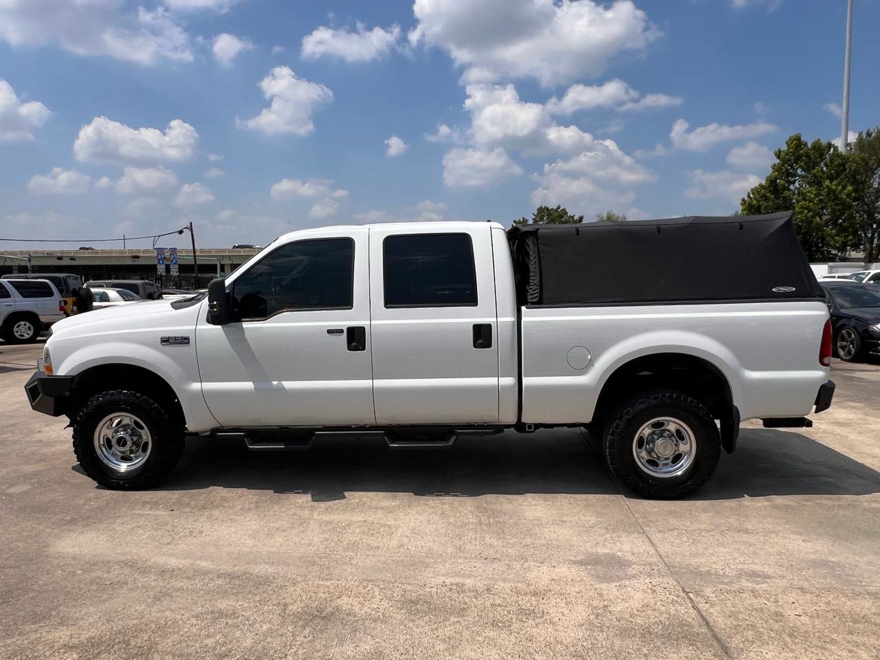 Used 2004 Ford F350 Lariat AWD/4WD image 3