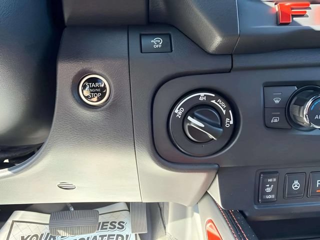 Used 2025 Nissan Frontier PRO-4X w/ Pro Convenience Package AWD/4WD image 13