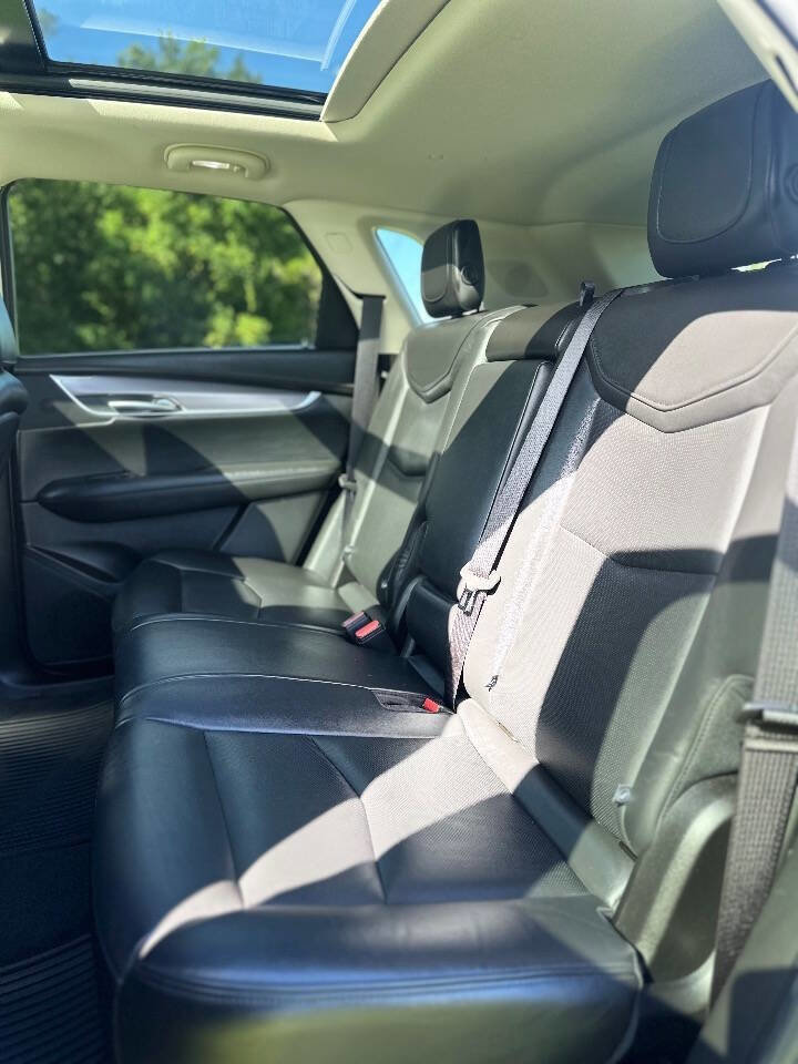 Used 2018 Cadillac XT5 Luxury w/ Driver Awareness Package image 10