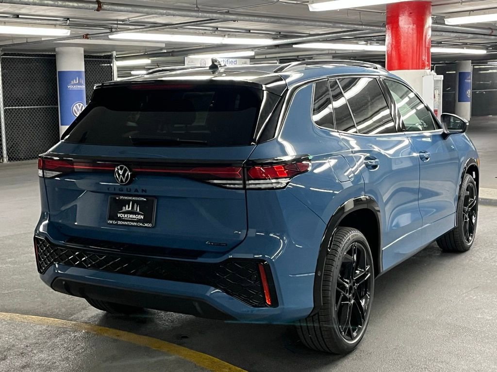 New 2025 Volkswagen Tiguan SE R-Line image 6
