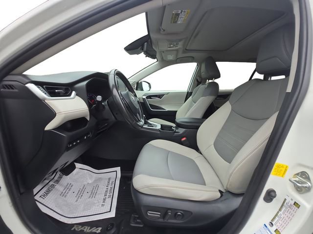 Used 2019 Toyota RAV4 XLE Premium image 9