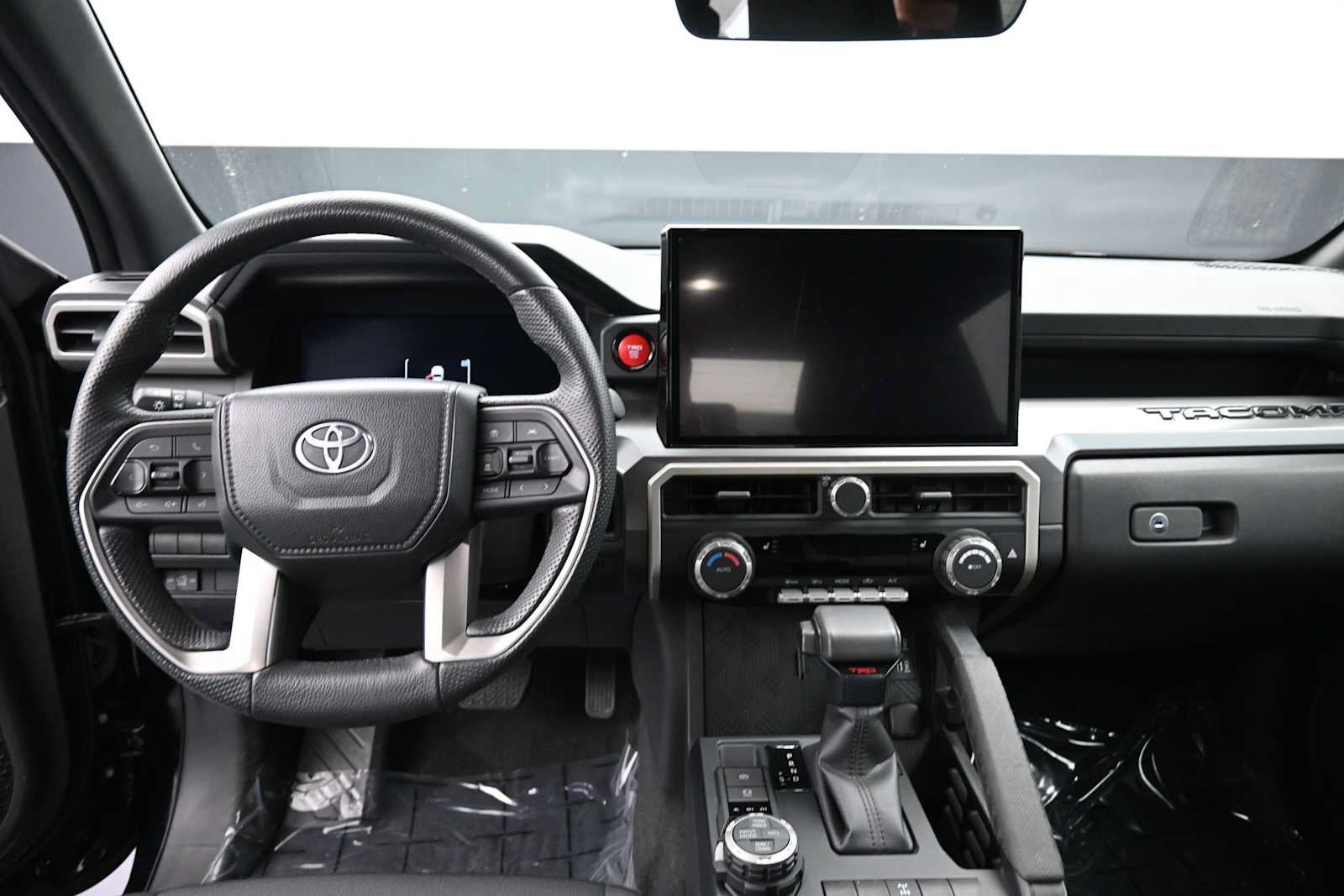 Used 2024 Toyota Tacoma TRD Off-Road AWD/4WD image 15