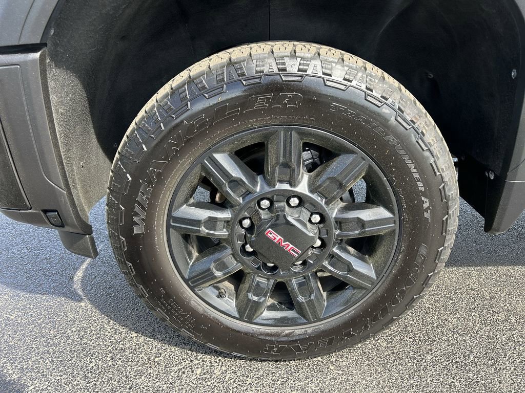 Used 2024 GMC Sierra 2500 AT4 AWD/4WD image 16