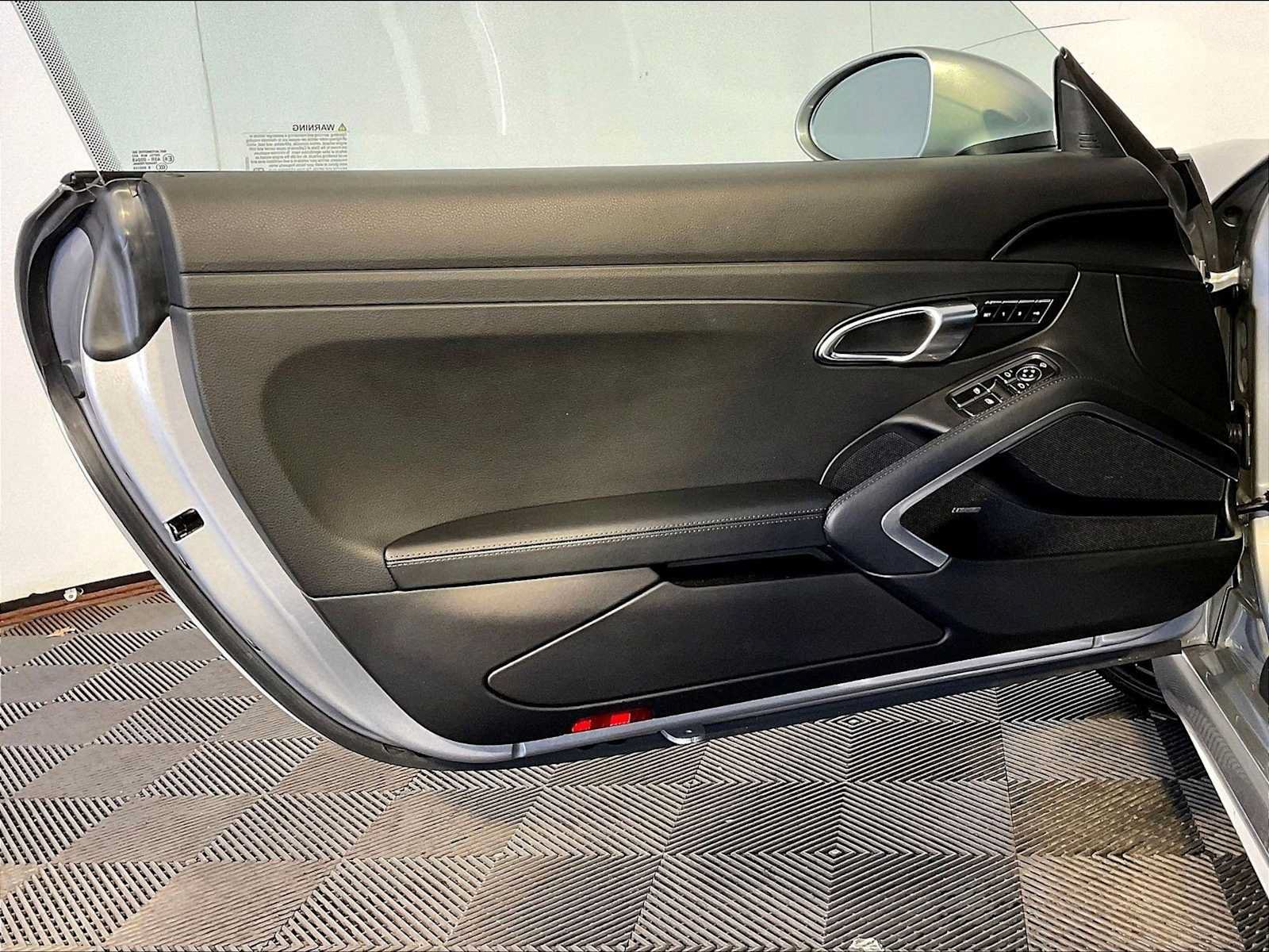 Certified 2024 Porsche 718 Cayman RWD image 25