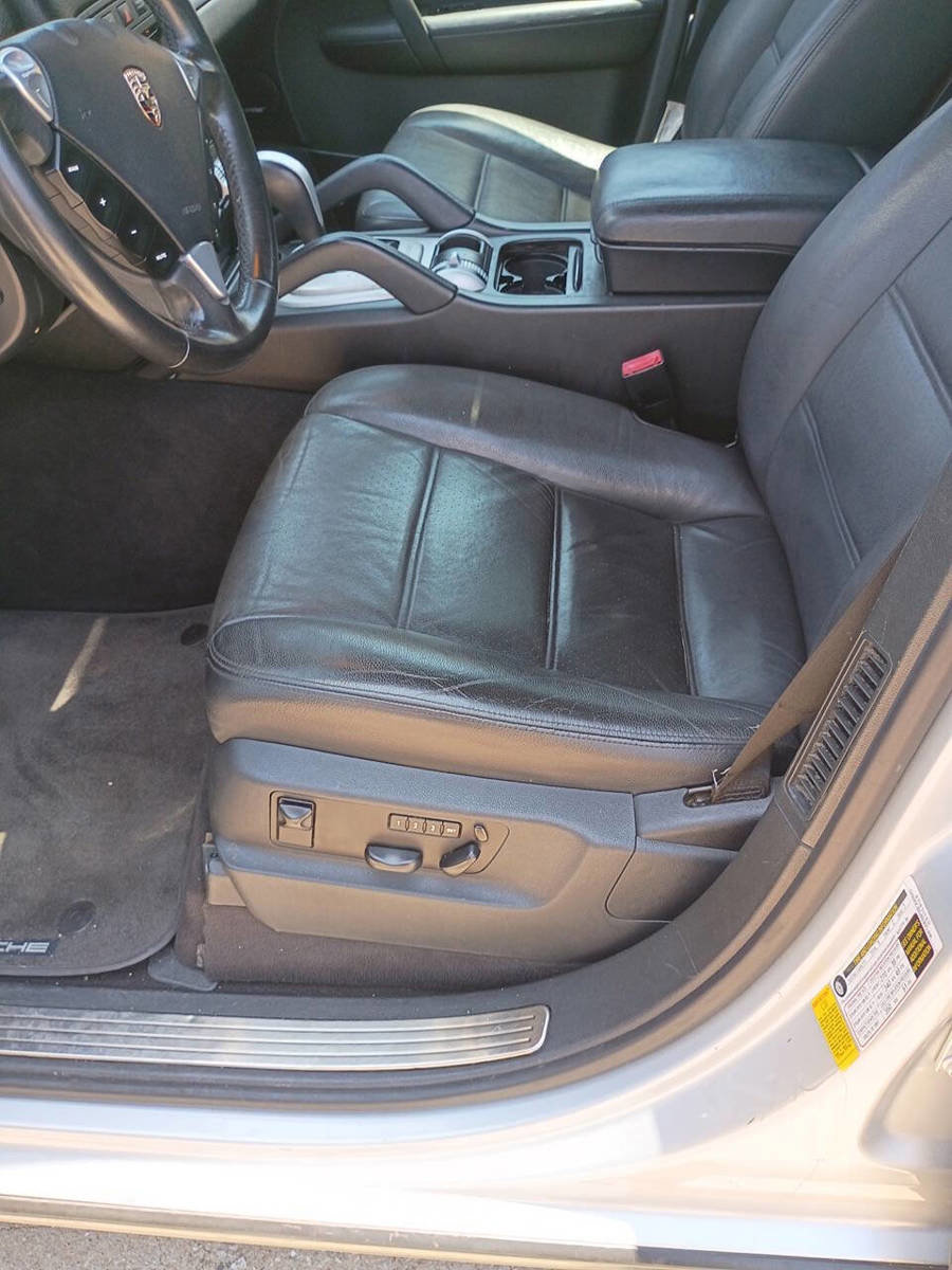 Used 2008 Porsche Cayenne S image 16