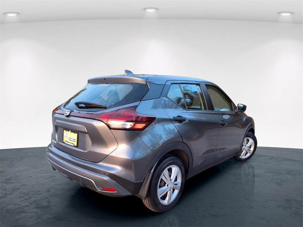 Used 2022 Nissan Kicks S image 7