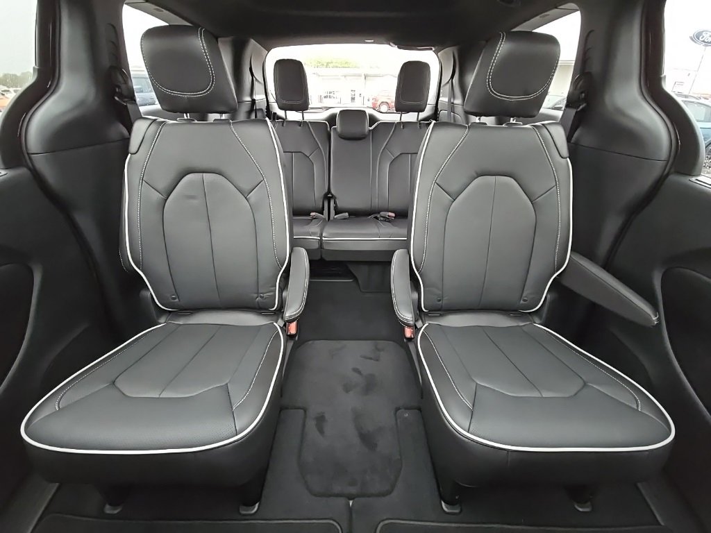New 2026 Chrysler Pacifica Limited w/ S Appearance Package image 40