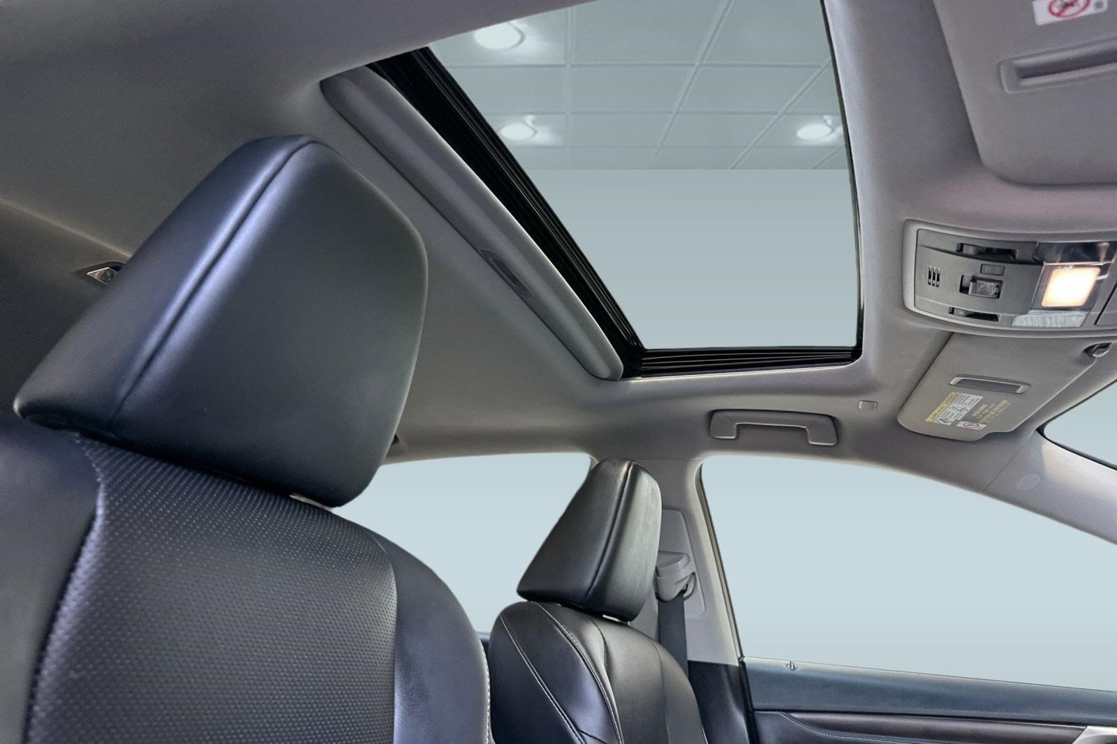 Certified 2022 Lexus RX 450h AWD w/ Premium Package image 16