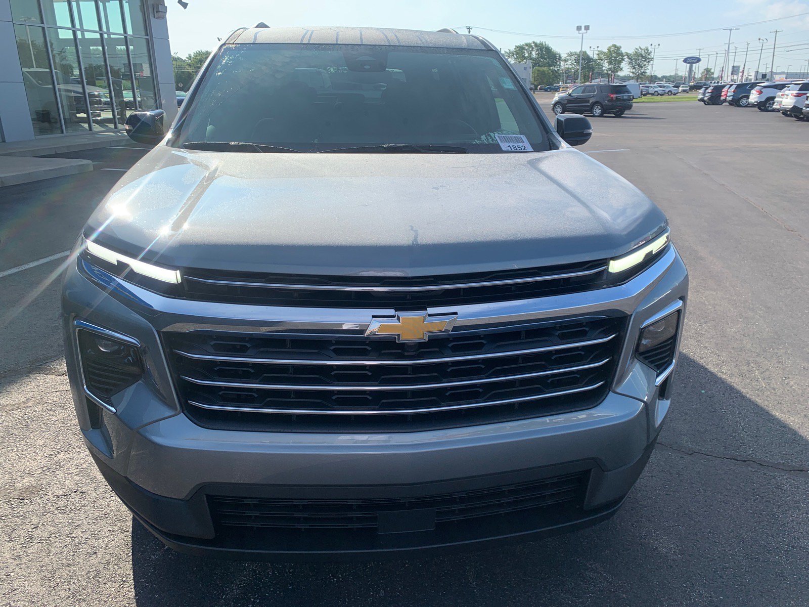 New 2027 Chevrolet Traverse LT FWD image 2
