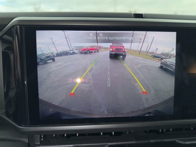 Used 2025 Jeep Wrangler Unlimited Sahara image 16