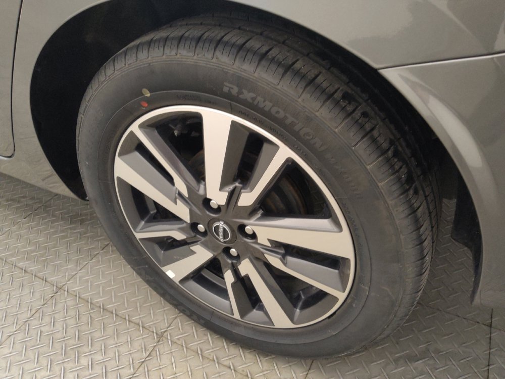 Used 2024 Nissan Versa SV FWD image 31