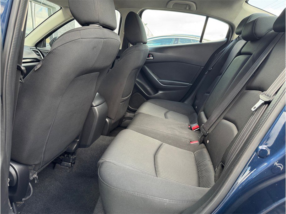 Used 2015 MAZDA MAZDA3 i Touring image 19