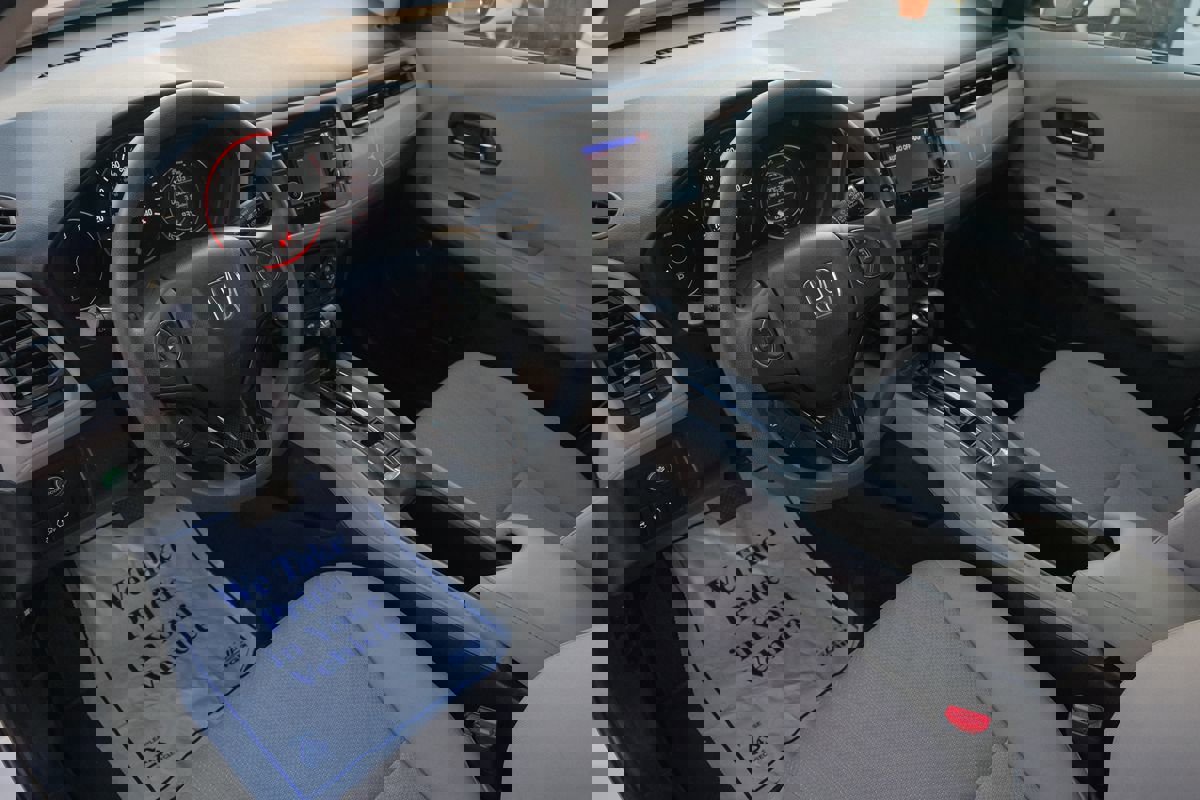 Used 2017 Honda HR-V LX image 15