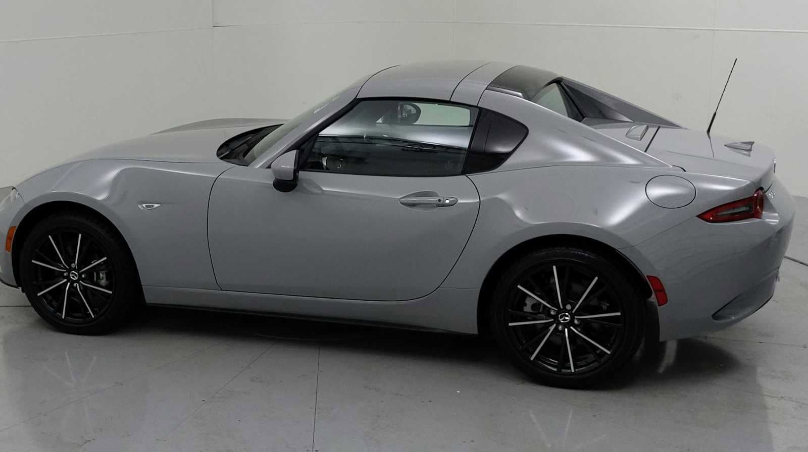 Used 2024 MAZDA MX-5 Miata RF Grand Touring RWD image 6