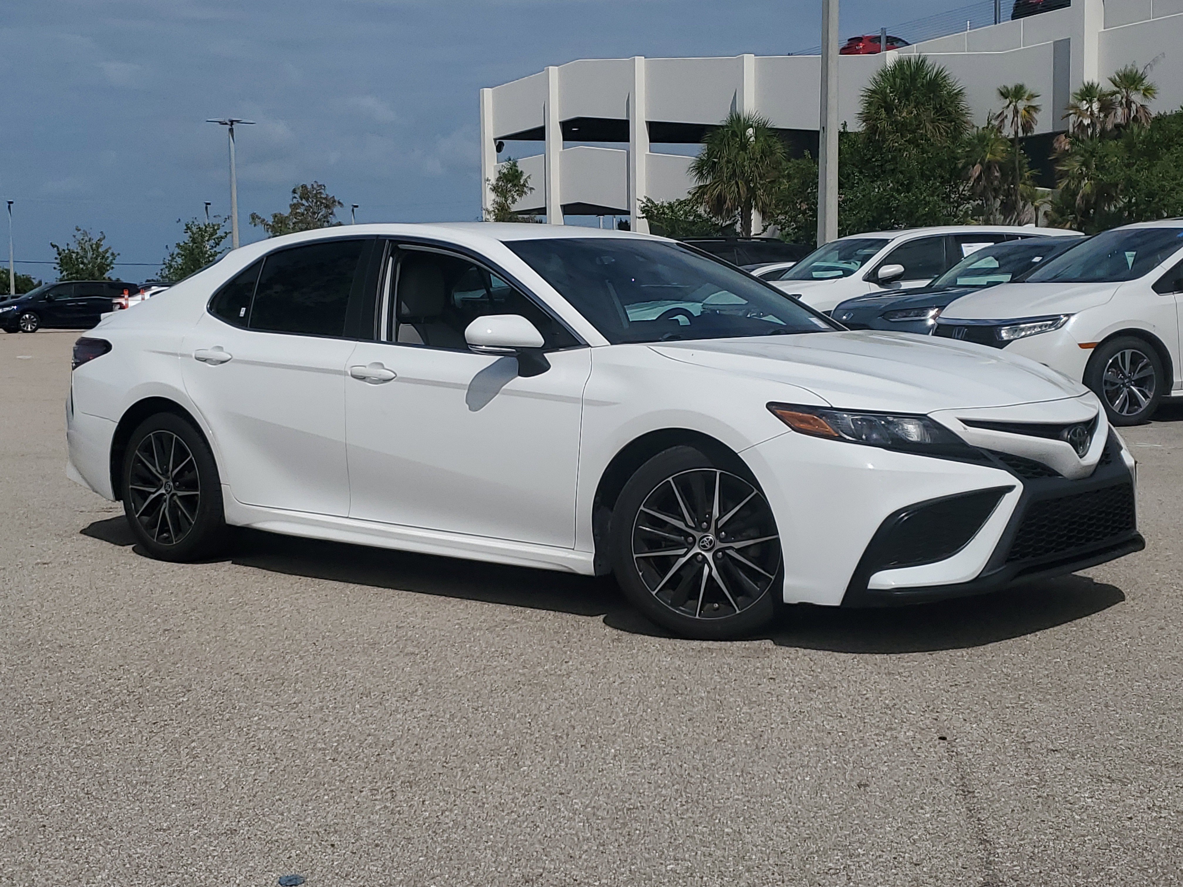 Used 2023 Toyota Camry SE image 34