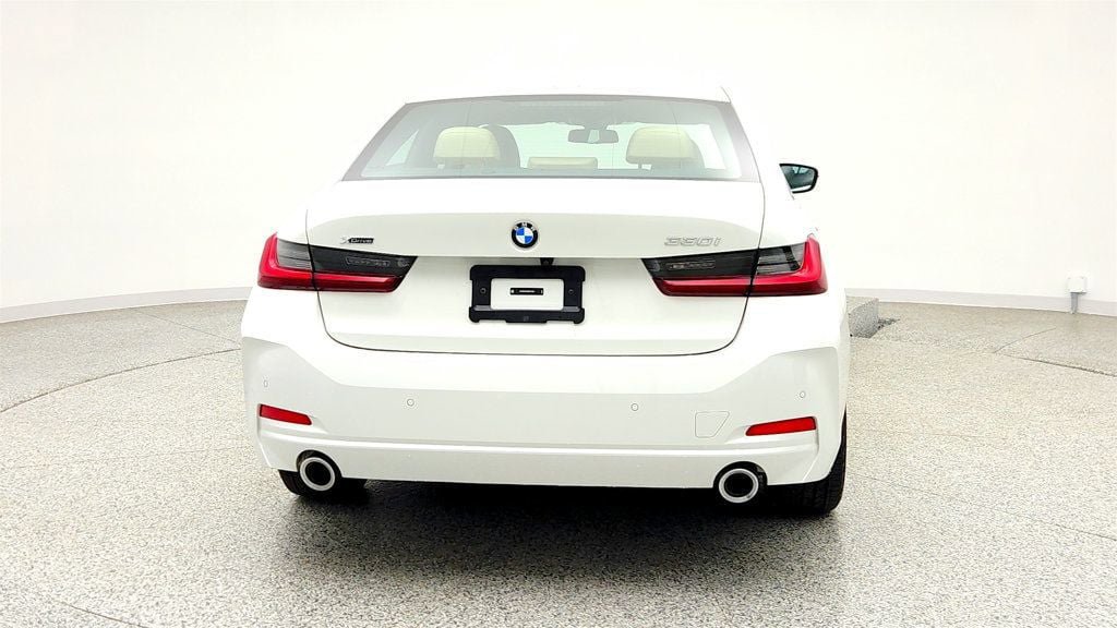 Used 2025 BMW 330i xDrive Sedan w/ M Sport Package AWD/4WD image 6