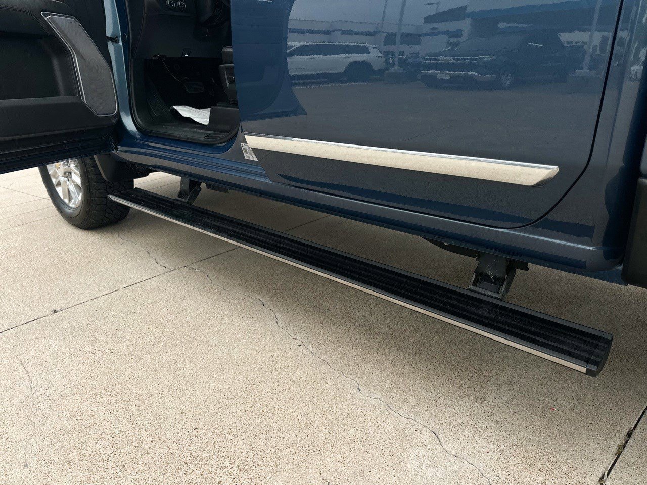 Certified 2025 Chevrolet Silverado 2500 High Country w/ Technology Package image 23