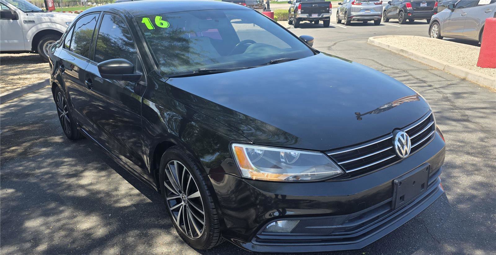 Used 2016 Volkswagen Jetta Sport FWD image 3