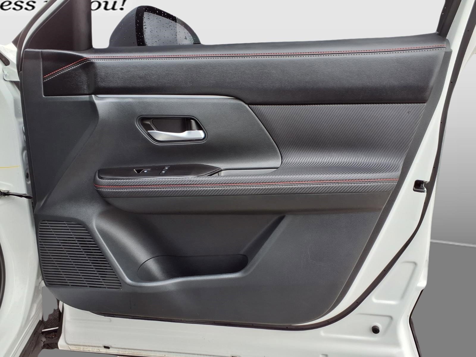 Certified 2025 Nissan Kicks SR w/ SR Premium Package image 12