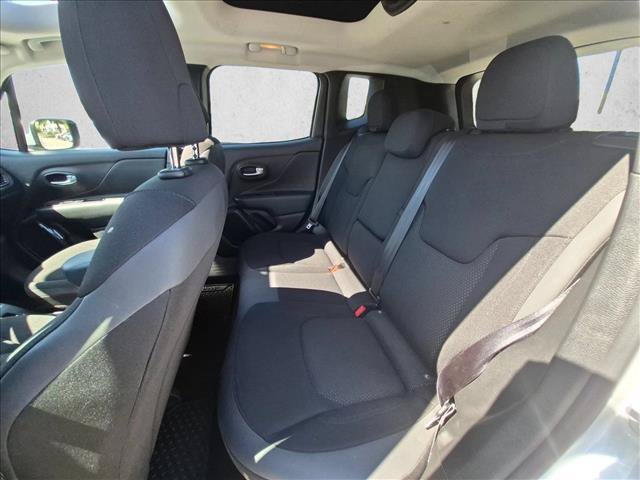 Used 2020 Jeep Renegade Altitude AWD/4WD image 18