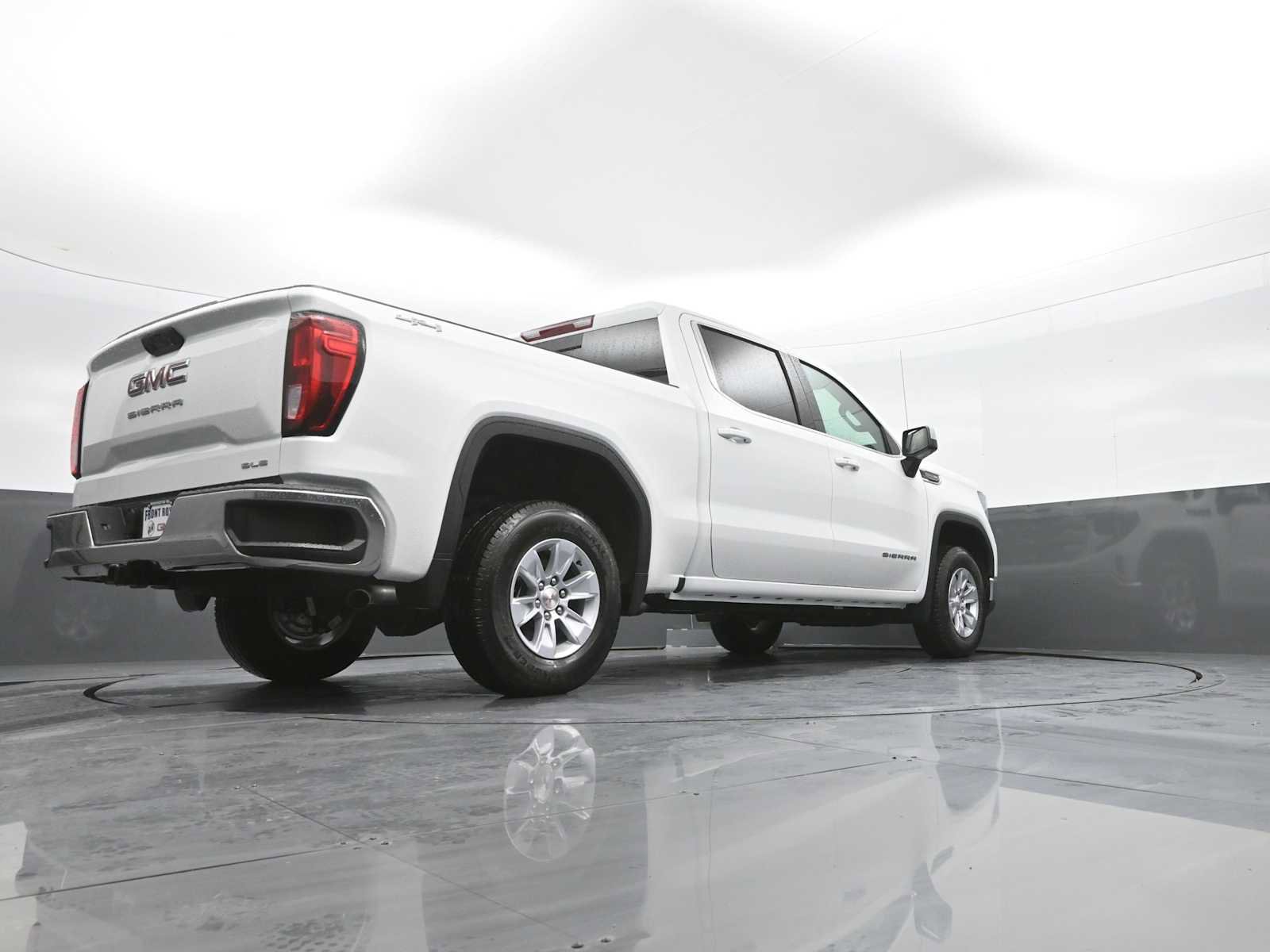 New 2026 GMC Sierra 1500 SLE w/ Preferred Package AWD/4WD image 24