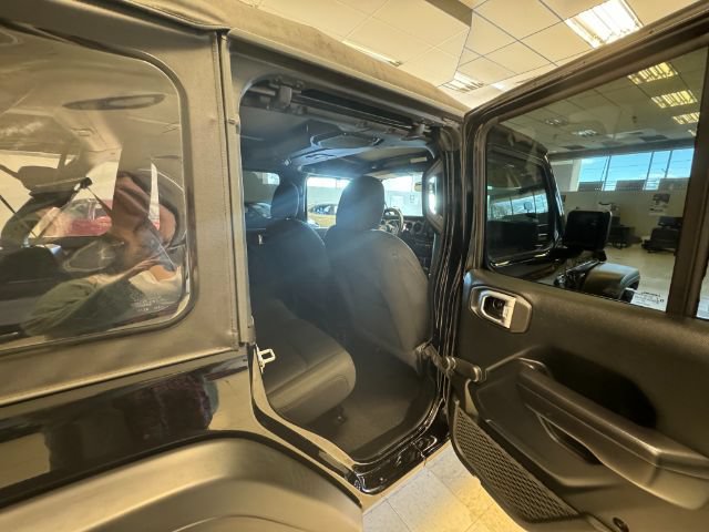Used 2021 Jeep Wrangler Unlimited Sport AWD/4WD image 15