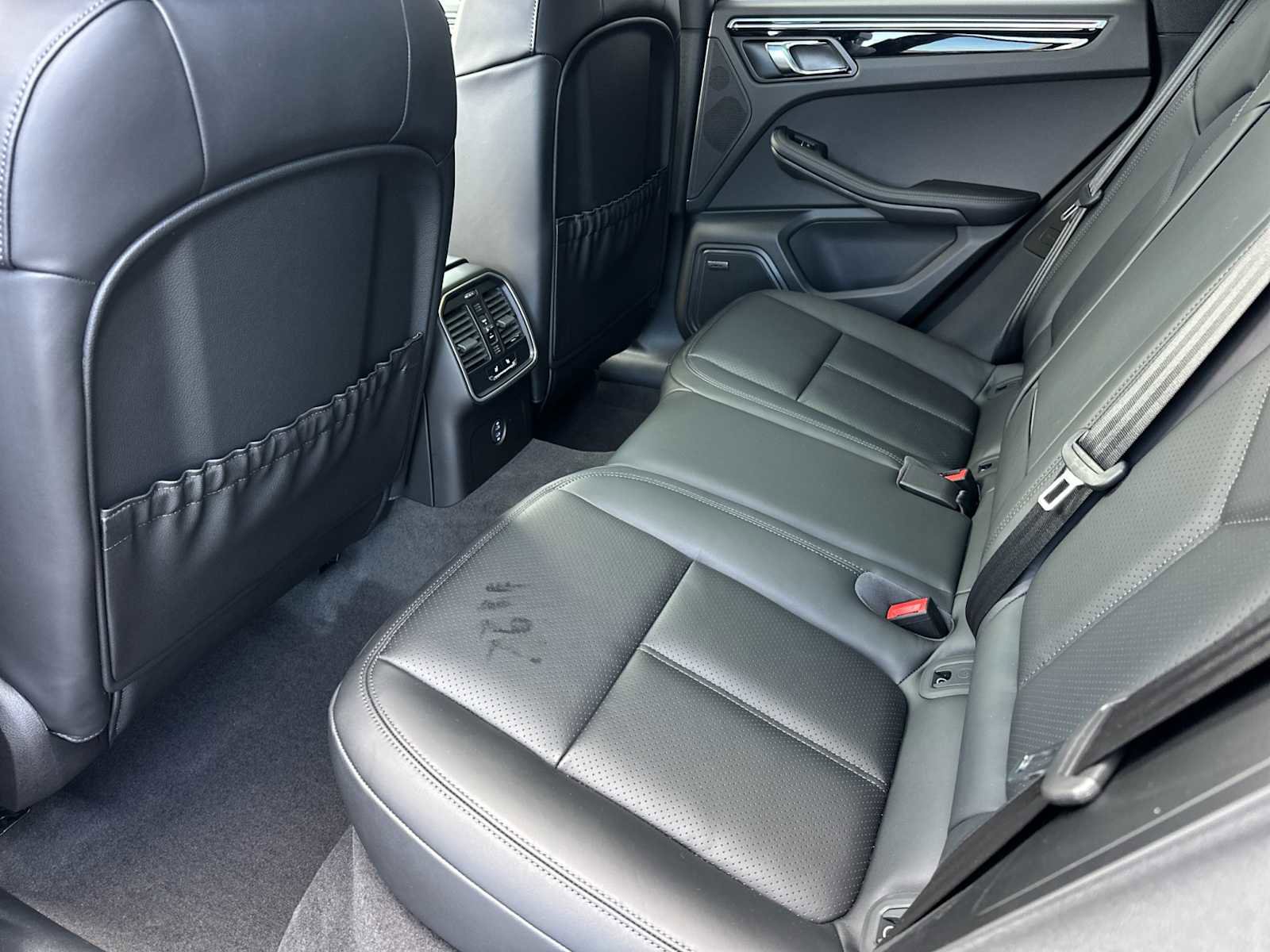 New 2025 Porsche Macan AWD/4WD image 14