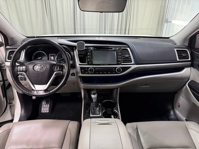 Used 2018 Toyota Highlander Limited AWD/4WD image 14