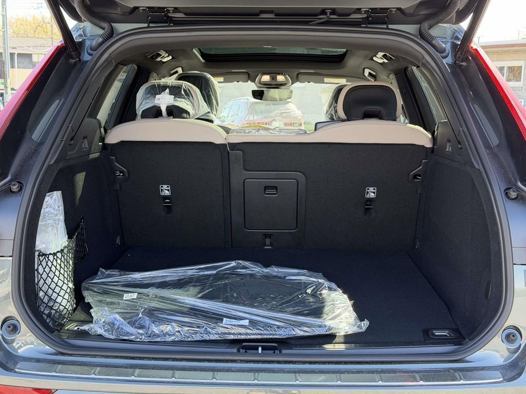 New 2026 Volvo XC60 T8 Core w/ Climate Package AWD/4WD image 13