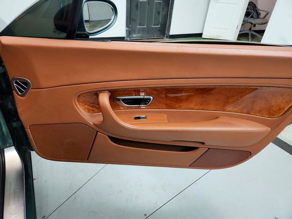 Used 2005 Bentley Continental GT AWD/4WD image 24