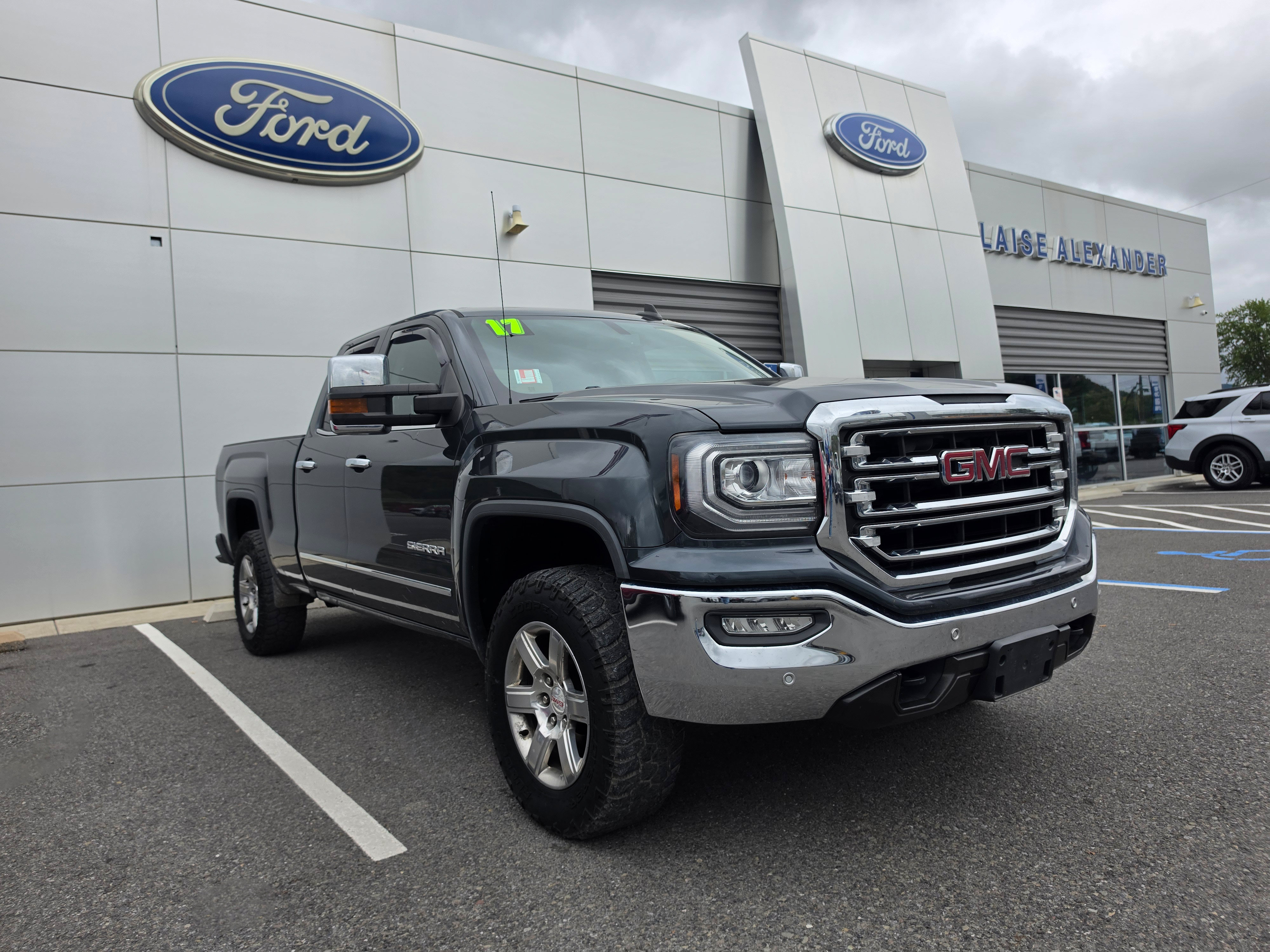 Used 2017 GMC Sierra 1500 SLT w/ SLT Premium Package