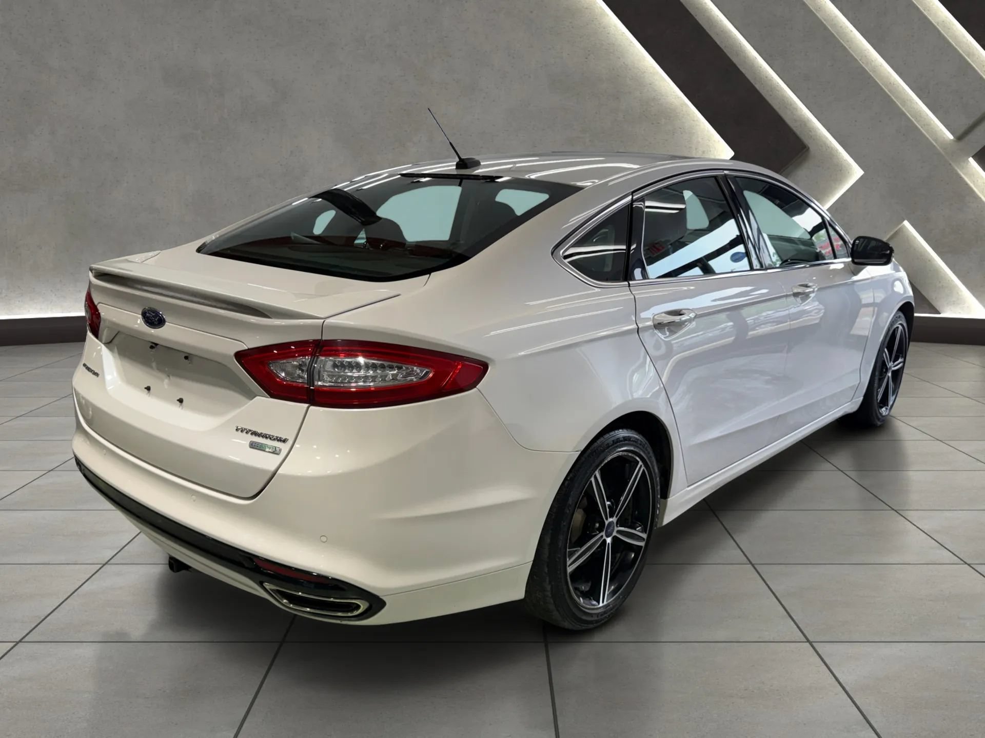 Used 2016 Ford Fusion Titanium w/ Terracotta Package FWD image 3