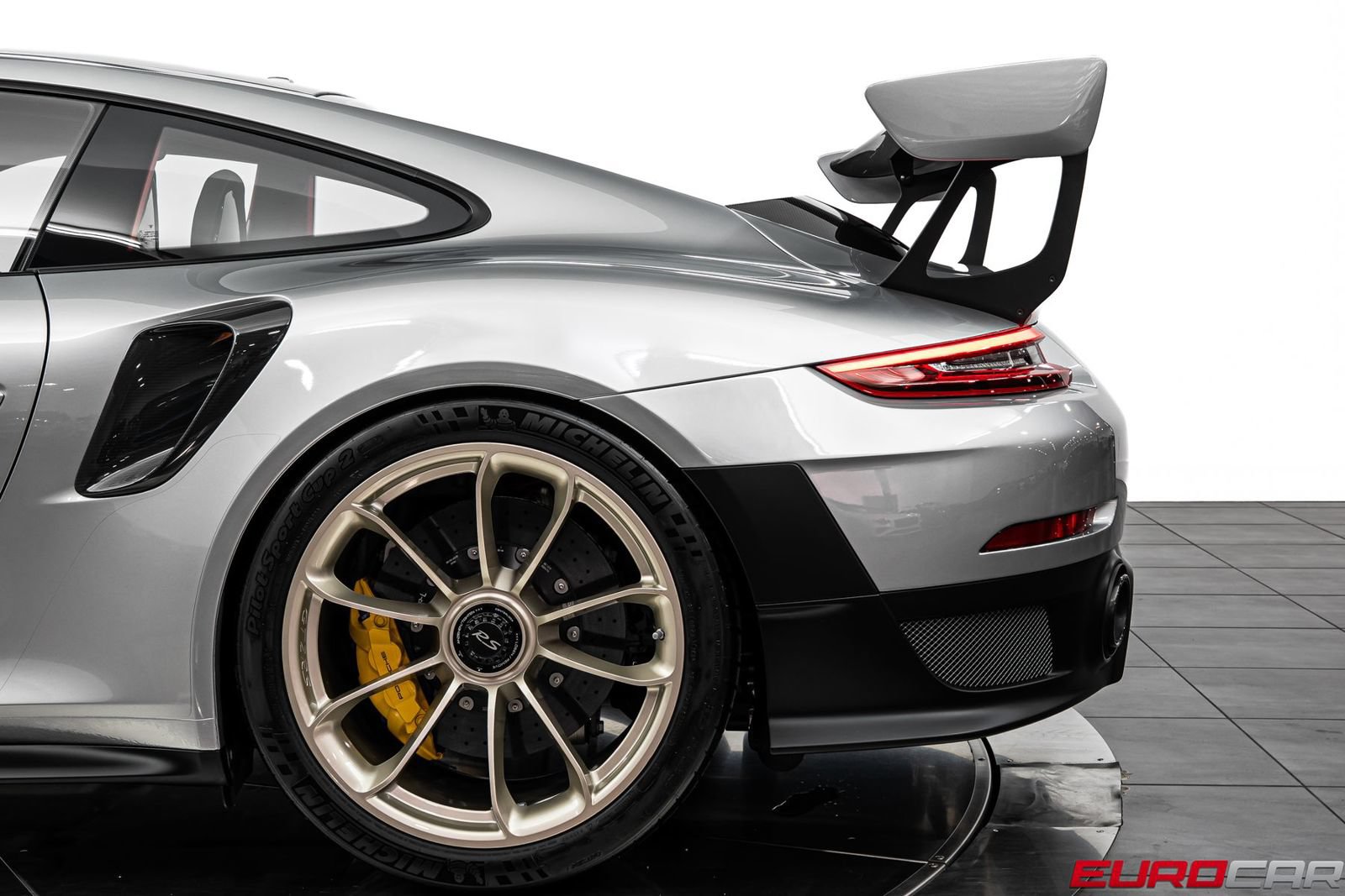 Used 2019 Porsche 911 GT2 RS RWD image 23