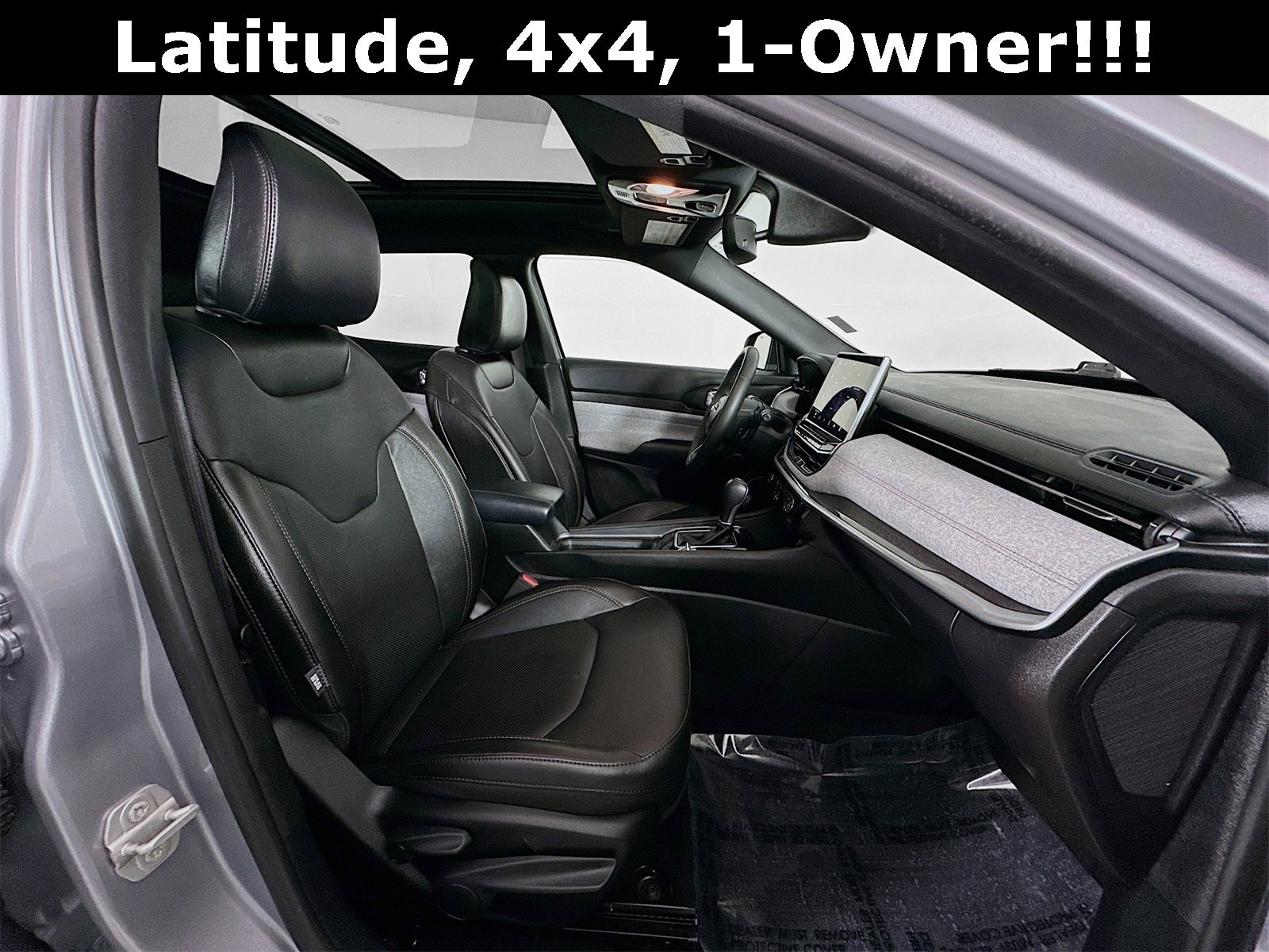 Used 2023 Jeep Compass Latitude w/ Sun and Sound Group image 30