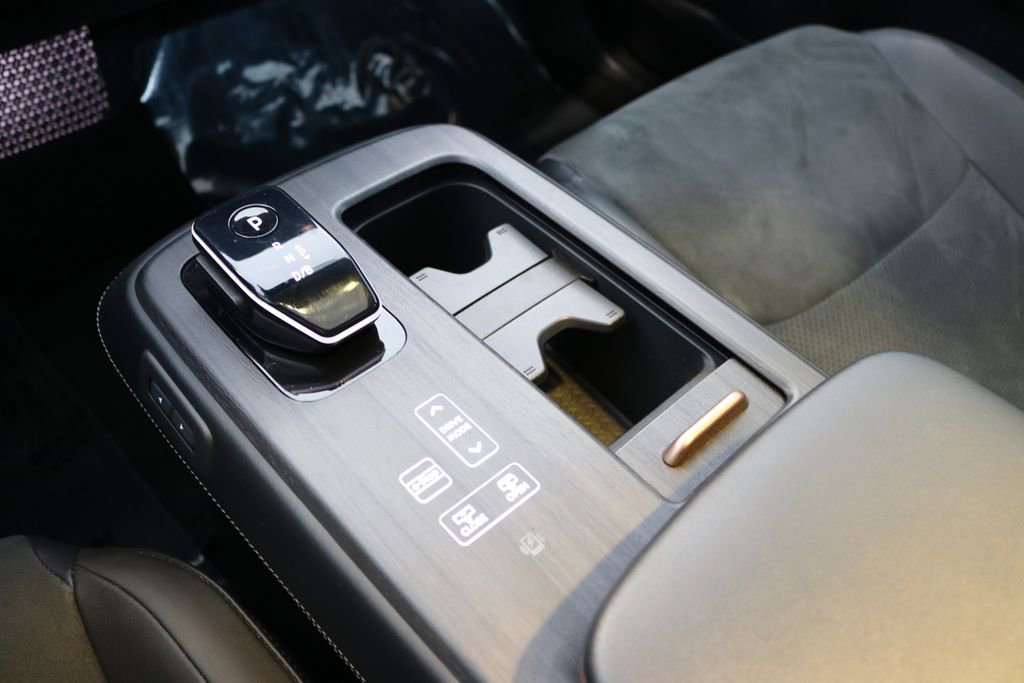 Used 2023 Nissan Ariya AWD image 54