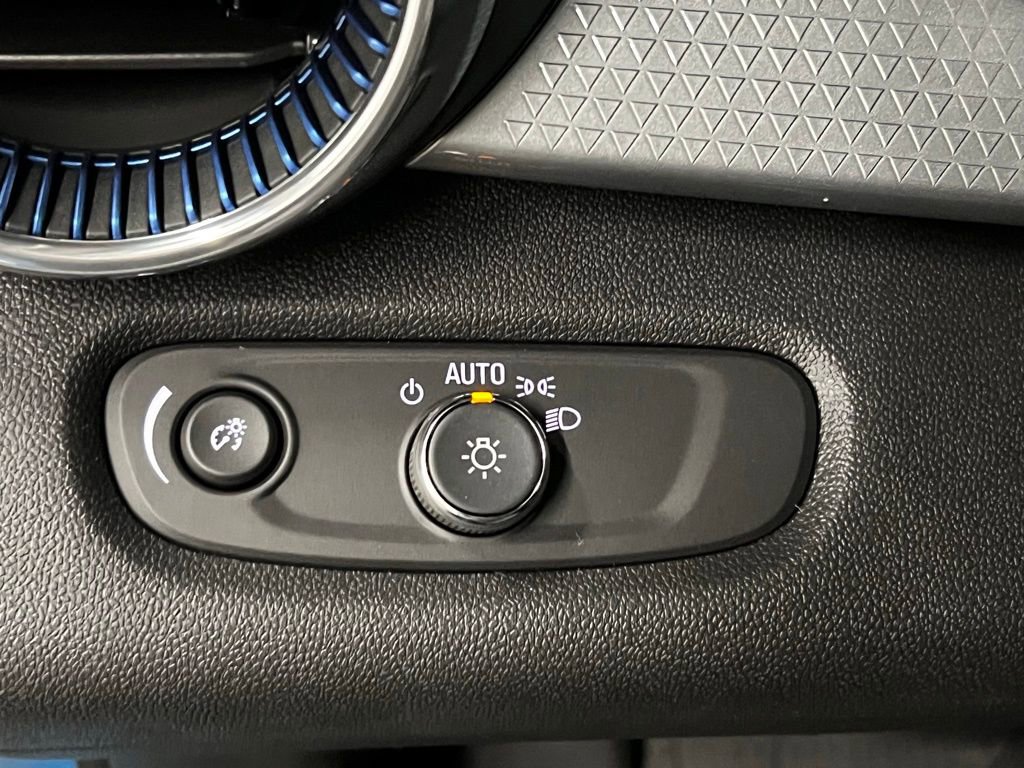 New 2026 Chevrolet Trax LT w/ LT Convenience Package FWD image 13