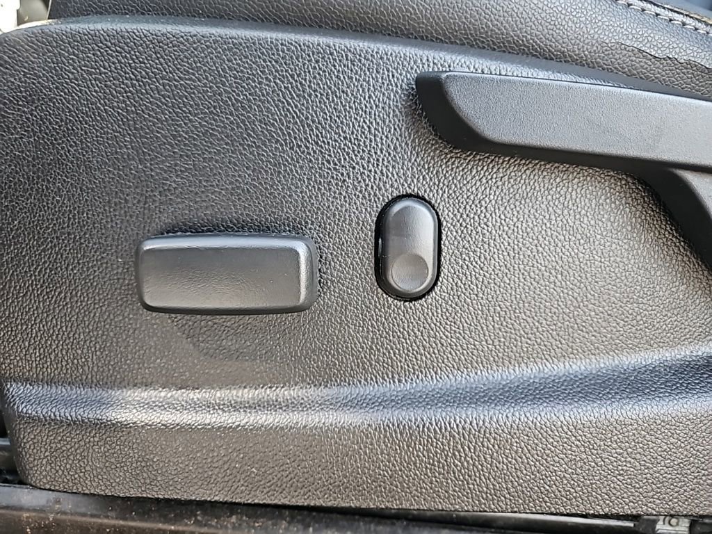 Used 2017 Chevrolet Colorado Z71 image 16